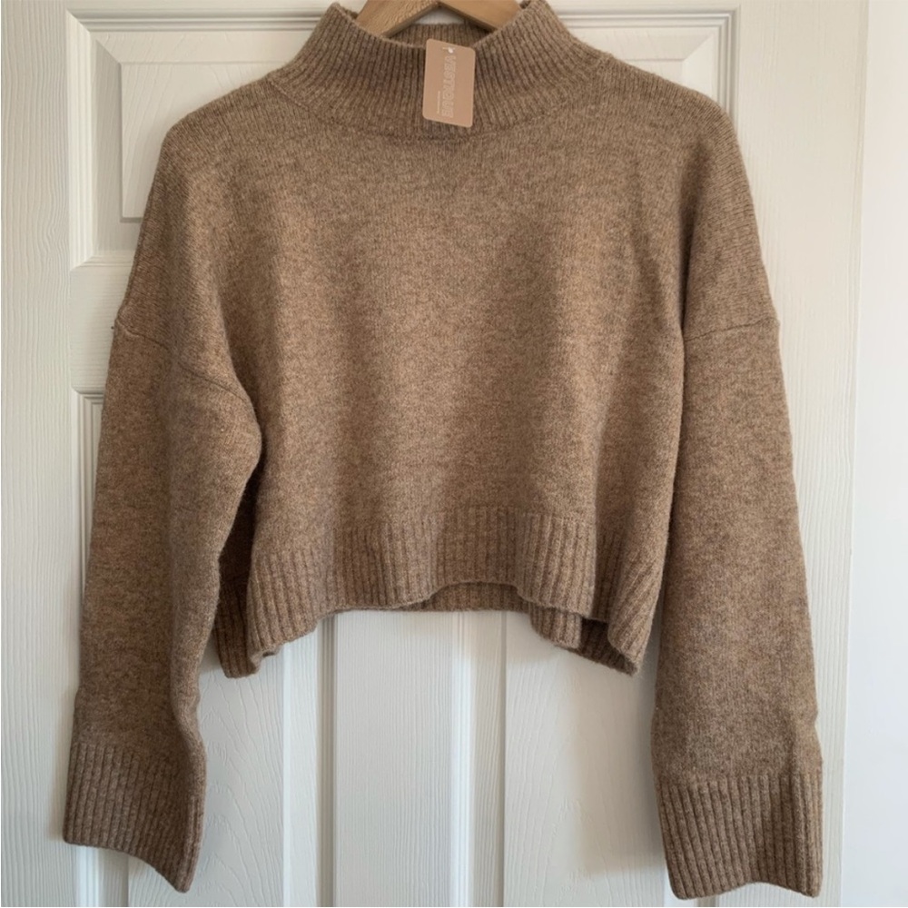 Vestique Crop Sweater